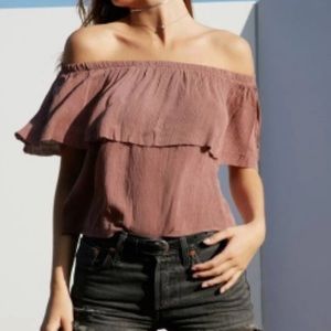 UO Ecote Ruffle Layer Winona Top in Size L